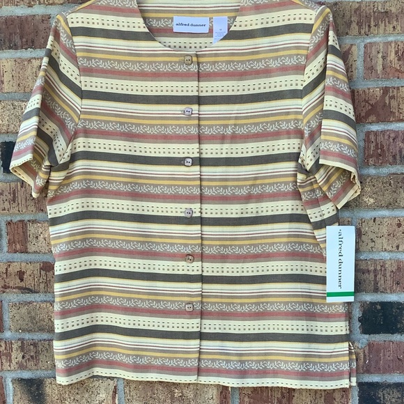 4/$20. Alfred Dunner NWT Button Front Blouse - Picture 3 of 10